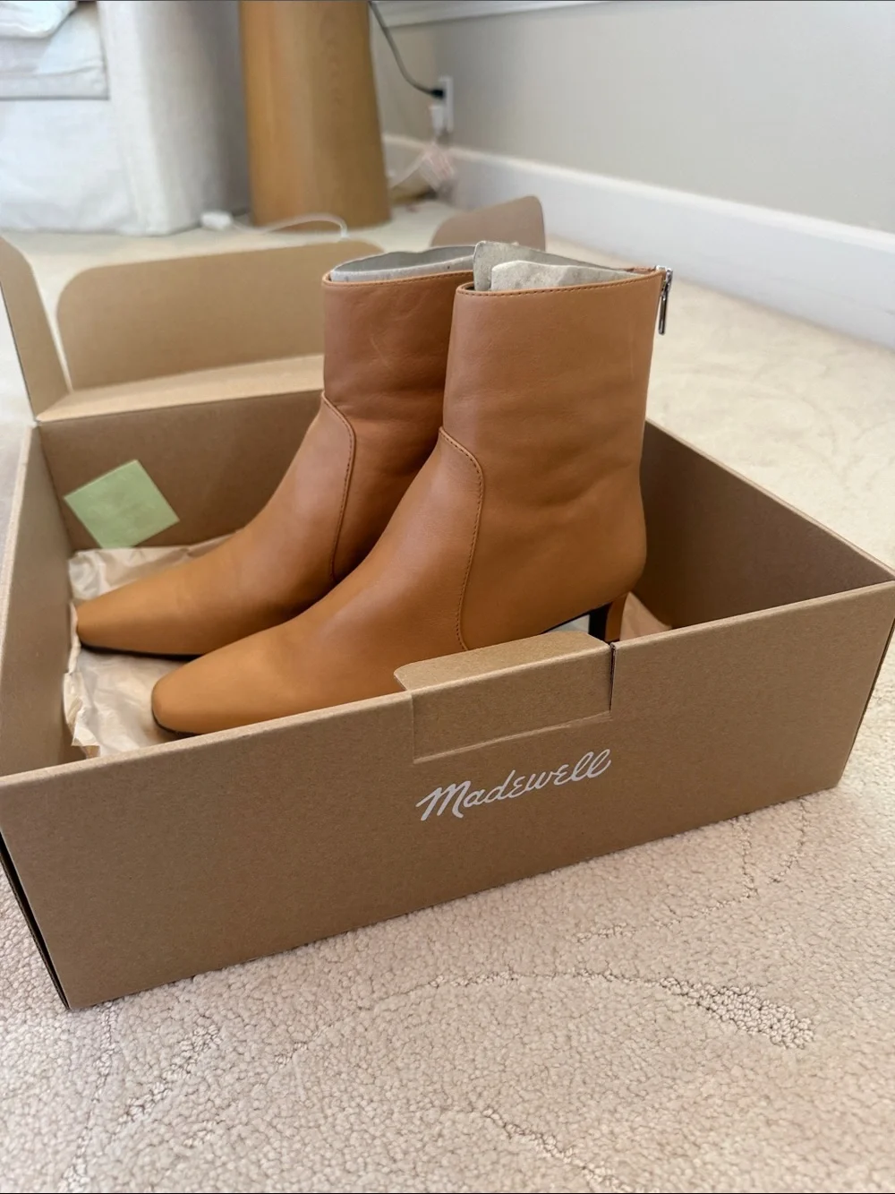 Madewell The Dimes Kitten-Heel Boot in Leather – Distant Sand – Size 9